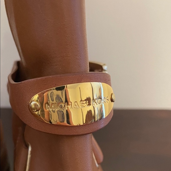 Chic Michael Kors Tan Leather Ankle Booties - Picture 9 of 9